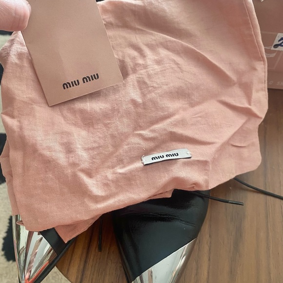 RARE Miu Miu Black Leather Pointed Toe Oxfords with Silver Metal Toe Cap EU 37 - Picture 4 of 6